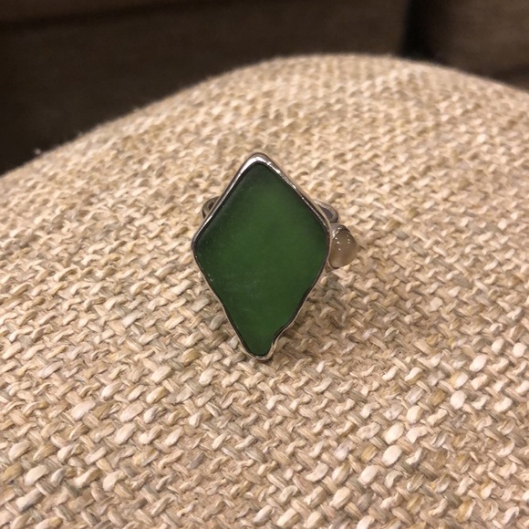 Bold Sterling Silver Green & White Sea Glass Ring - Picture 8 of 8